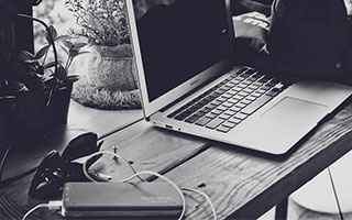 爱游戏亚洲官网-皇马连胜积分榜第二，梅西创纪录巴萨力压竞争对手，皇马西甲连胜纪录