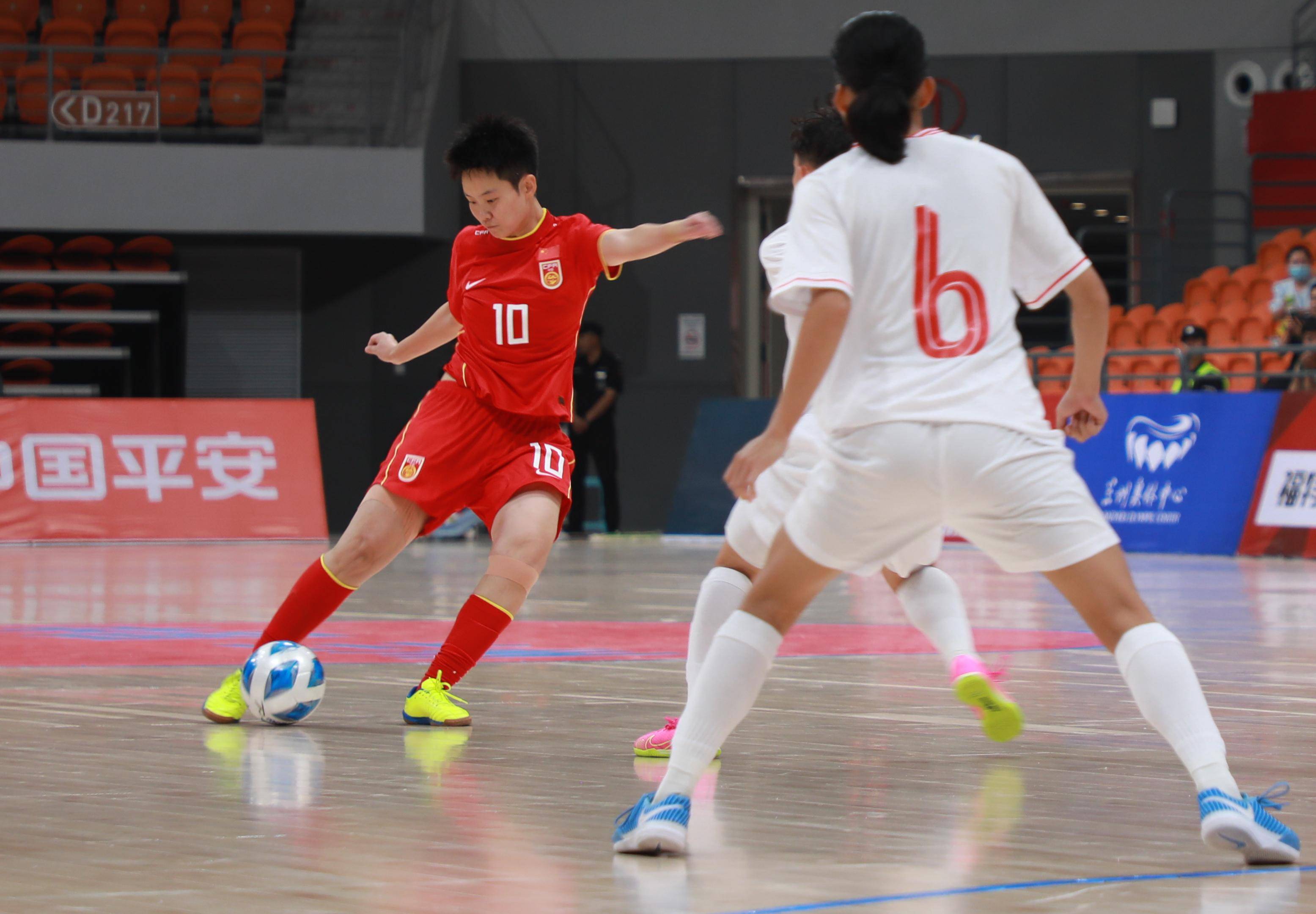 国际足球比赛中，女队实现突破