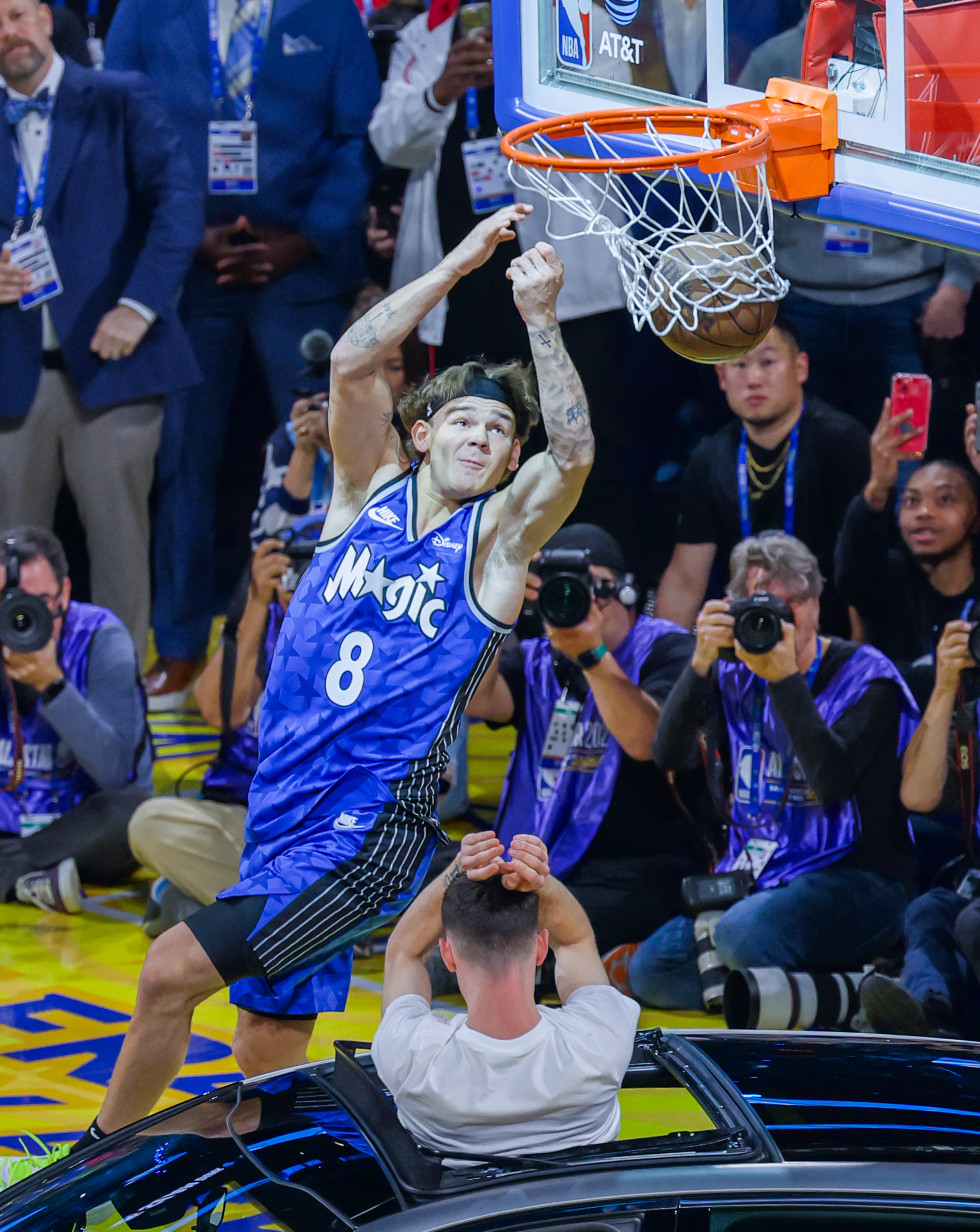 包含NBA球员捐赠百万善款，支持篮球公益事业的词条