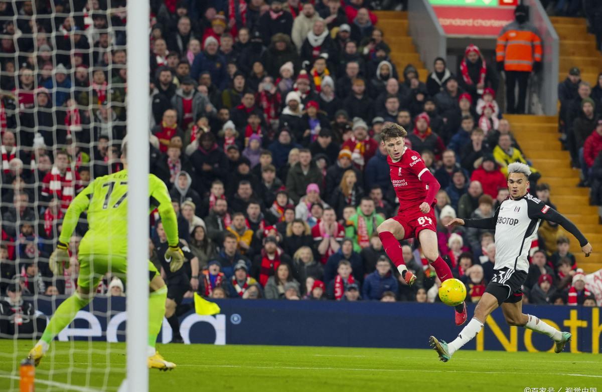 里尔球队在周末比赛中大获全胜