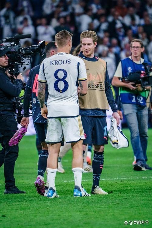 爱游戏入口-曼城球迷积极备战欧冠淘汰赛