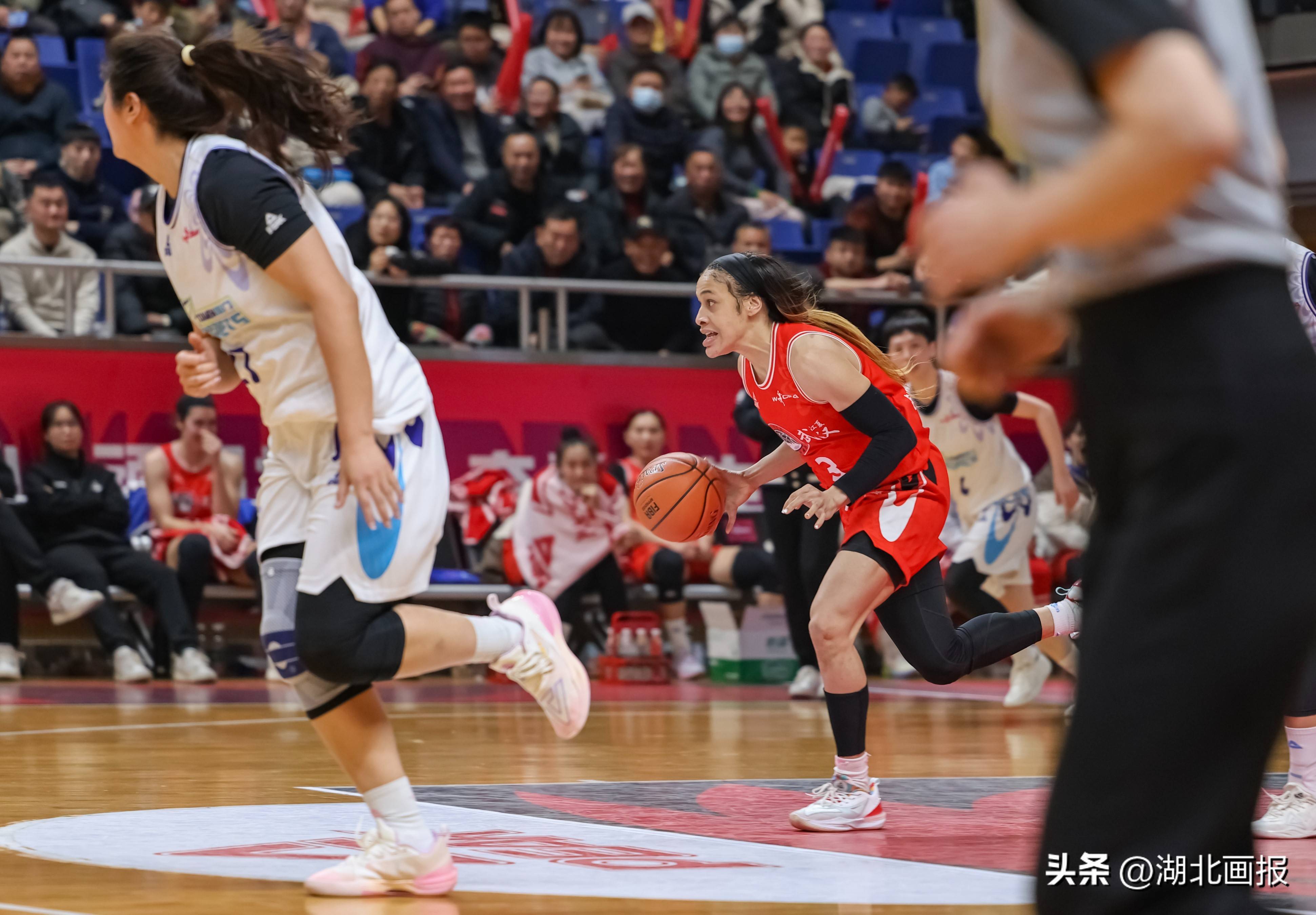 爱游戏官方登录入口-体育盛事：最新比赛高潮迭起的简单介绍