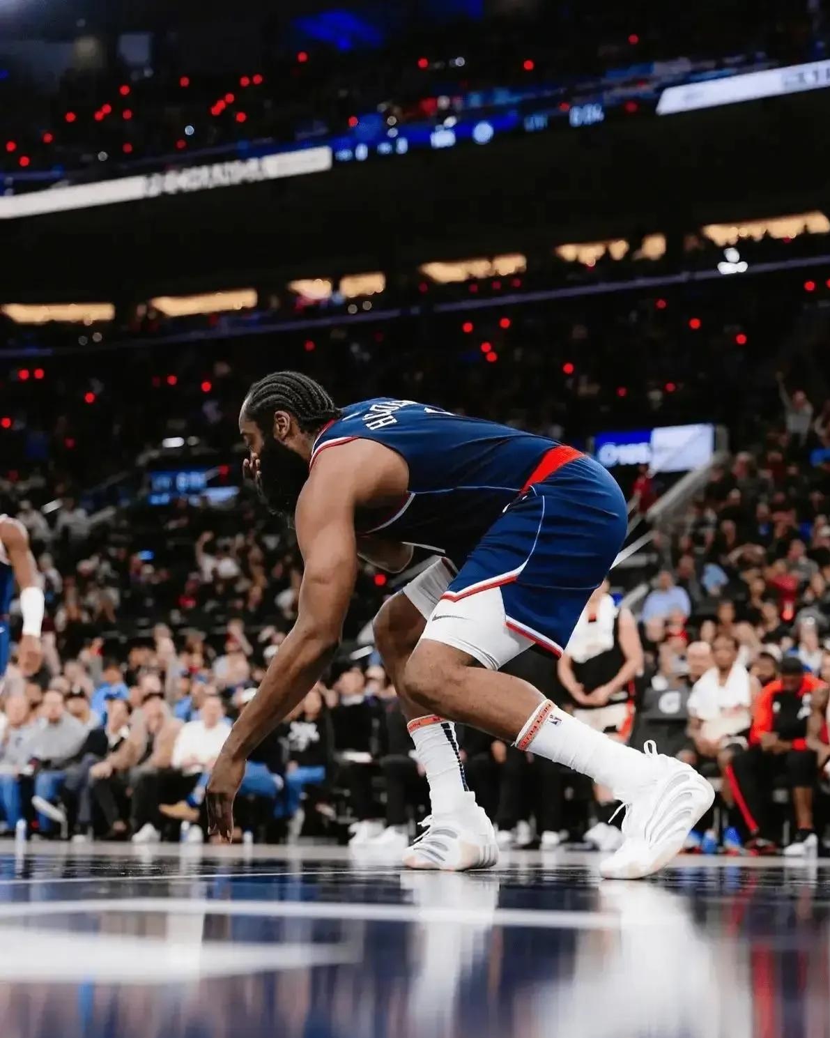 爱游戏网页版-关于哈登28分，火箭力克快船晋级半决赛的信息