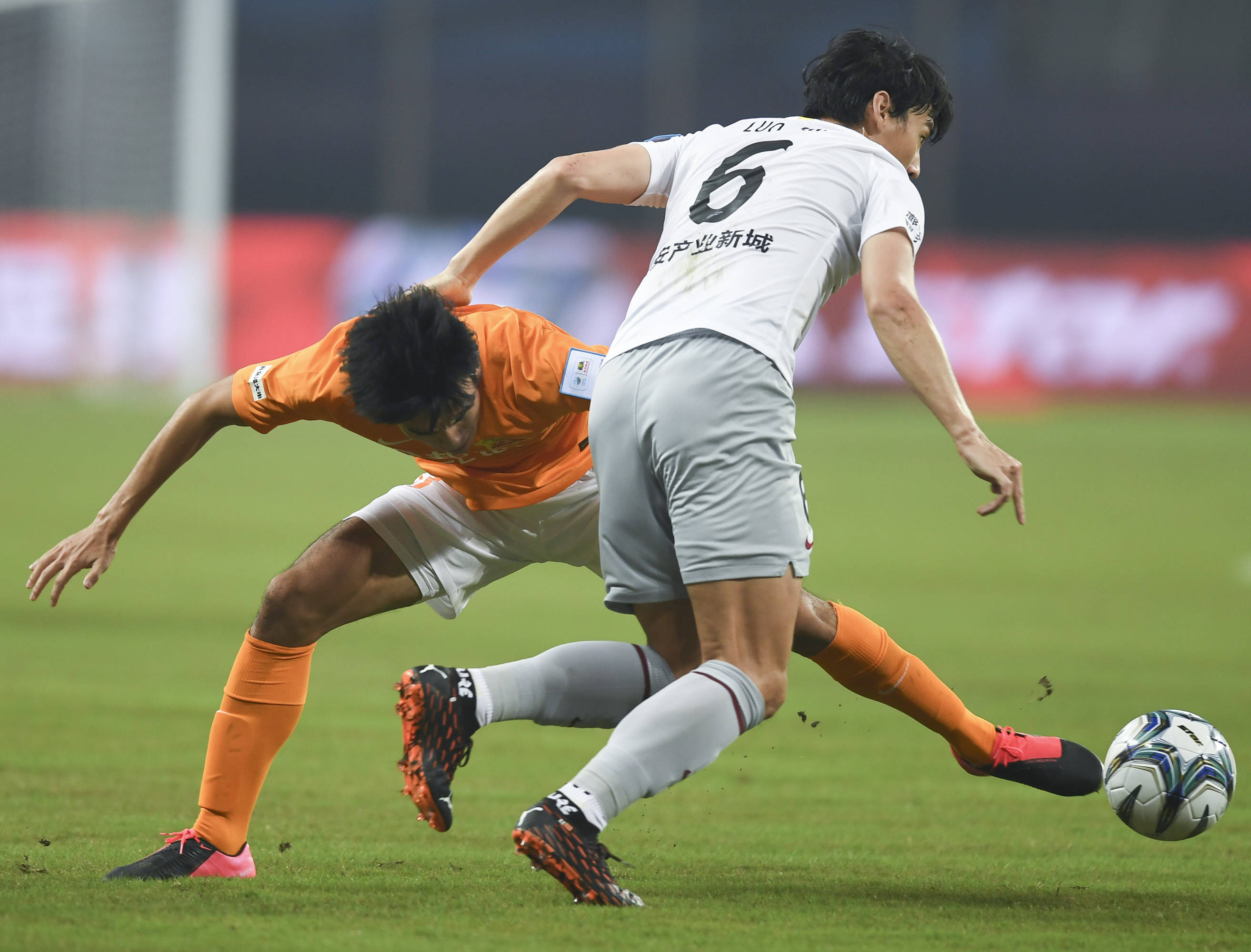 关于河北华夏幸福保持不败，与武汉卓尔交手的信息