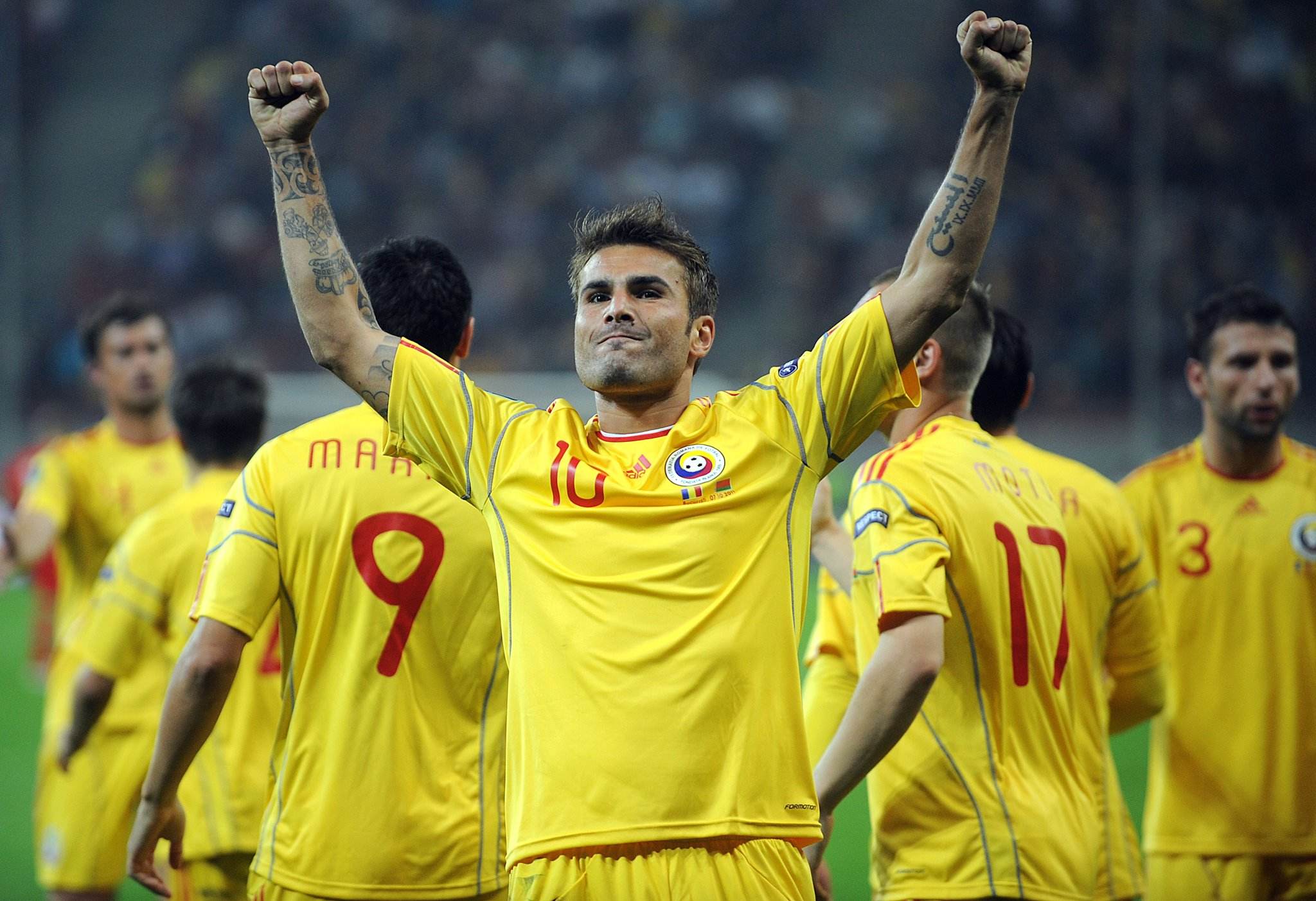 关于若日尼亚队在主场大放异彩，晋级欧洲杯资格的信息