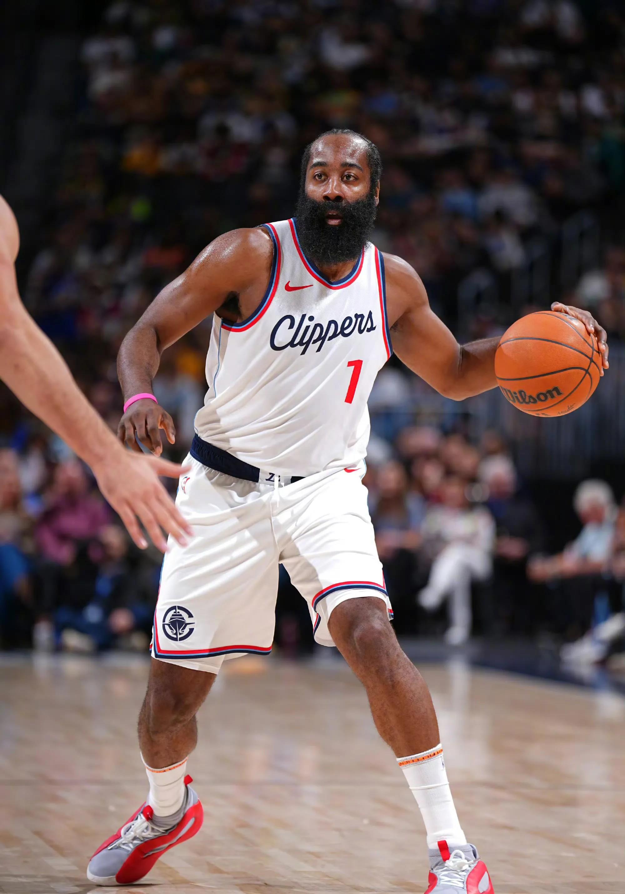 爱游戏入口-火箭绝杀勇士，哈登封盖关键球