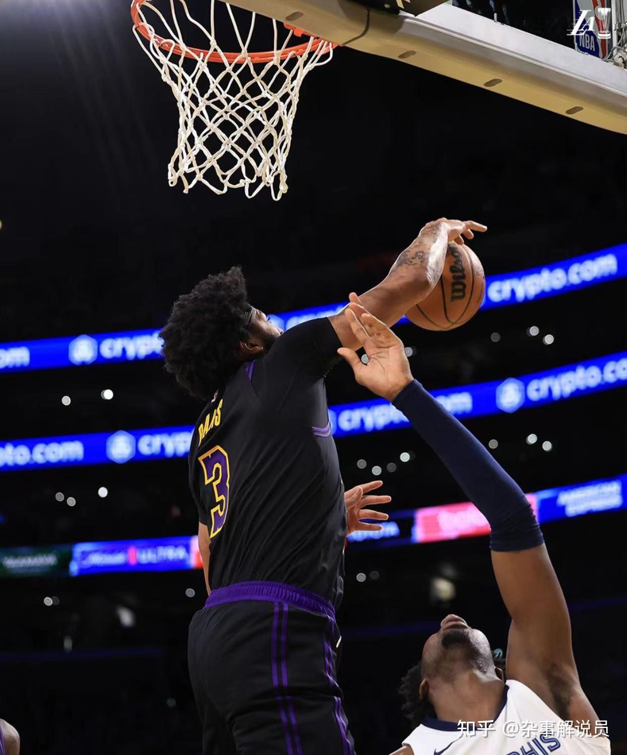 关于湖人主场大胜步行者，继续稳守西部榜首位置的信息