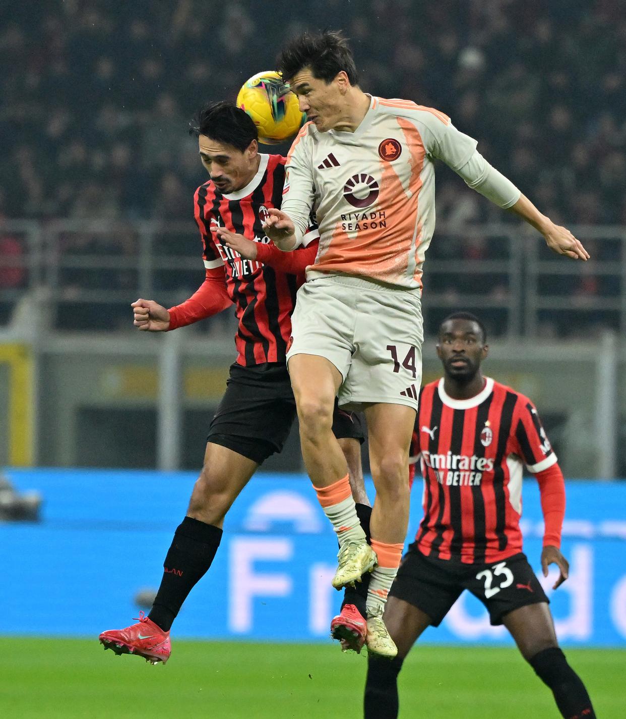 AC米兰主场战胜国际米兰，晋级意大利杯决赛的简单介绍